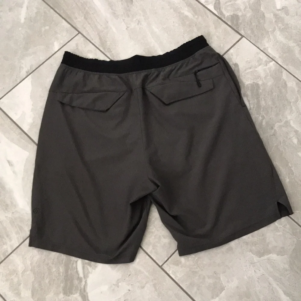 CHAMPION Men 9” Inseam Training lightweight Grey Shorts | M